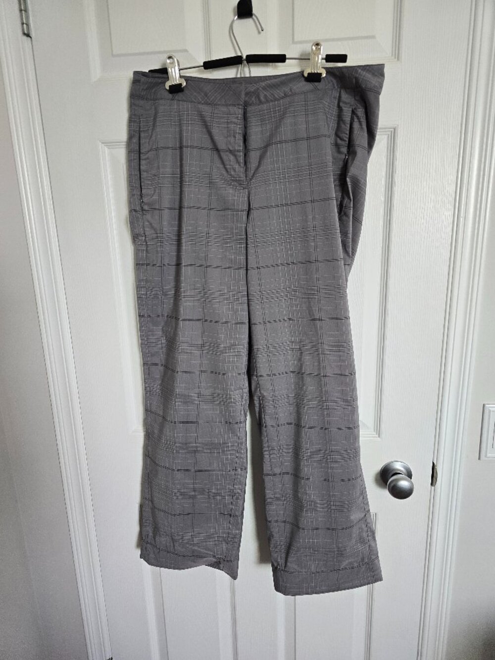 Maggie Lane Plaid Golf/Sport Pant